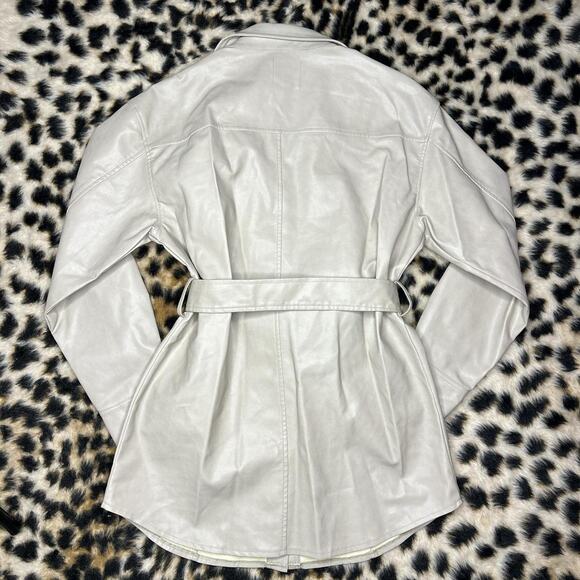 Le Lis Vegan Faux Leather Button Front Belted Trench Style Jacket/Shacket M - Picture 5 of 5